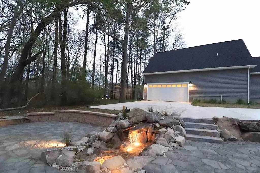 New Secluded Calm & Peaceful Spacious 5 Bedroom Rancher Newport News